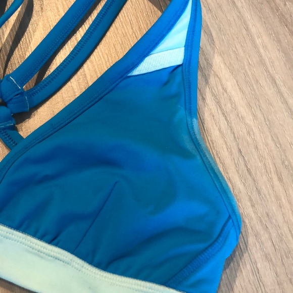 Lululemon Sports Bra - Picture 3 of 8